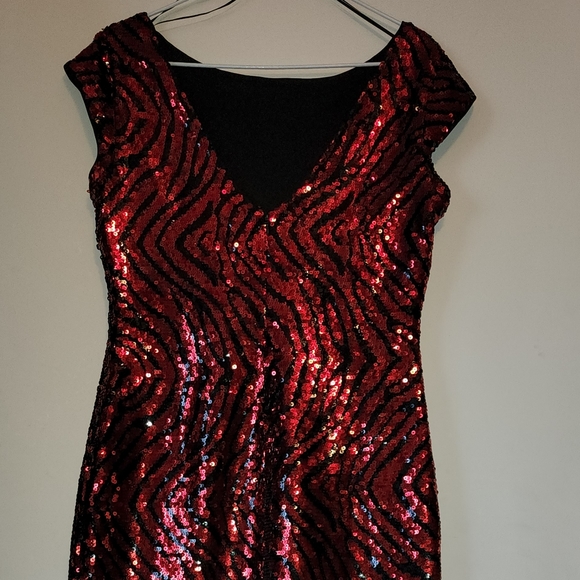 Dress - Picture 2 of 2